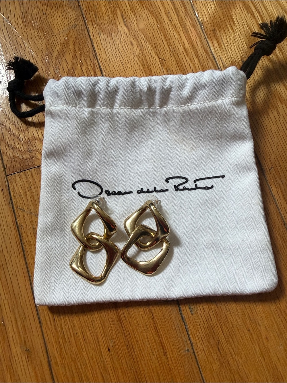 Oscar de la Renta Gold Sculpted Link Drop Earrings